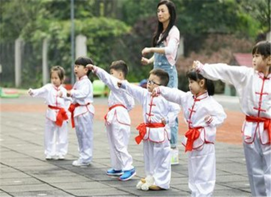 小孩晨练有什么好处_作用  第4张