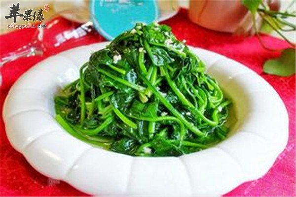 蒜泥菠菜——夏季抗衰补气养血