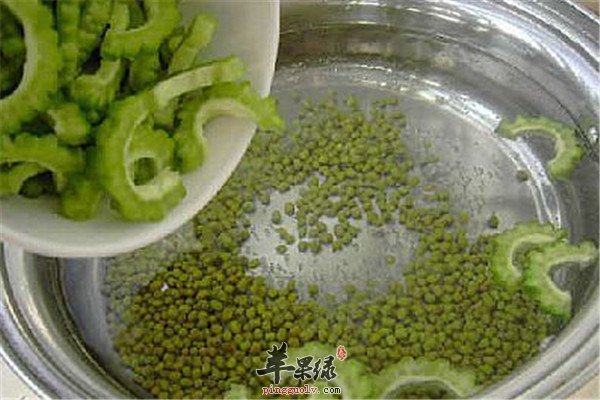 苦瓜绿豆汤——夏季解暑降温降三高  第4张