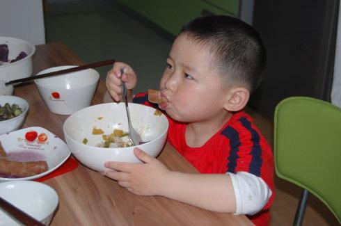 孩子吃哪些食物对身体好_宜吃饮食  第3张